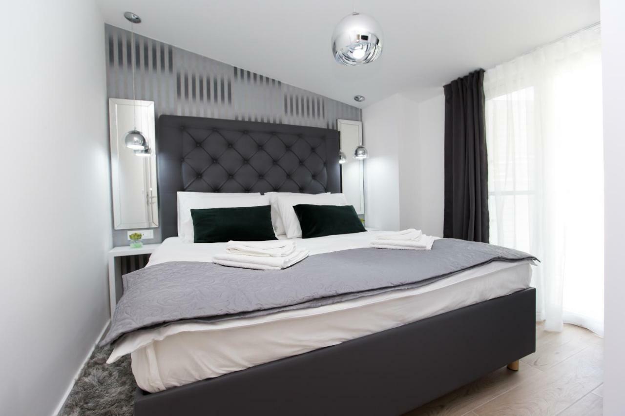 Luxury Mia *